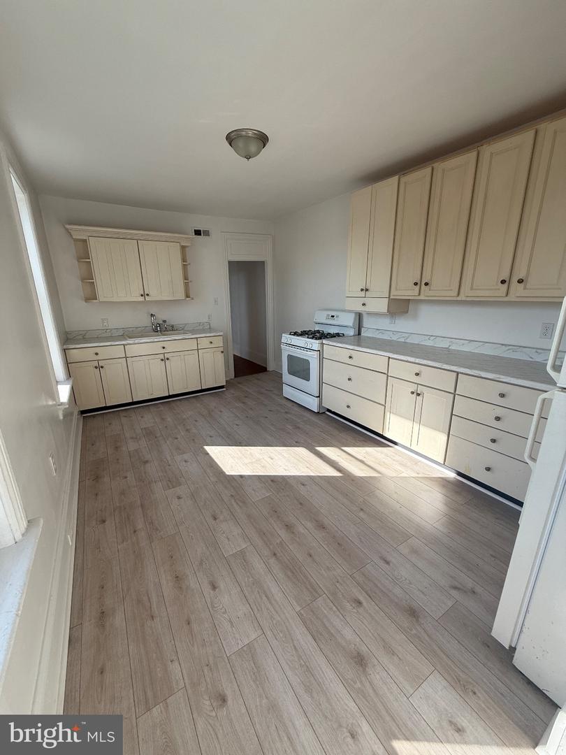 331 Maclay St #2 Property Photo 2