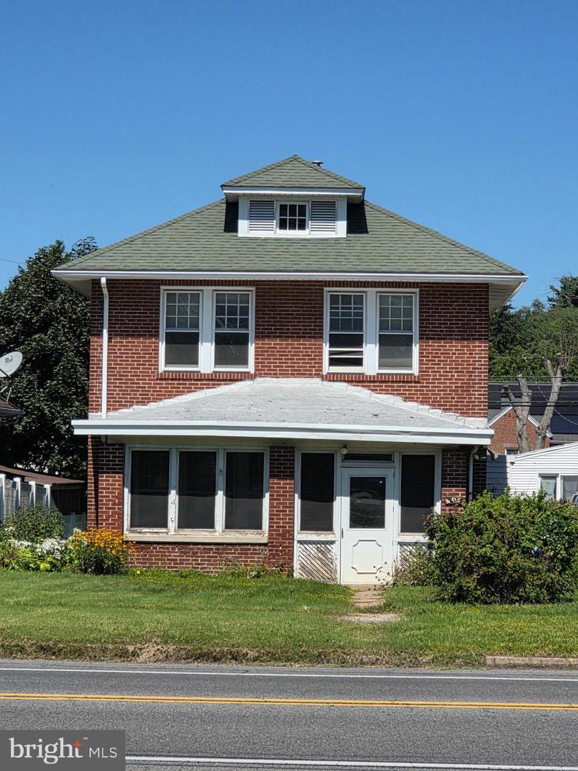 4514 Derry St Property Photo 1