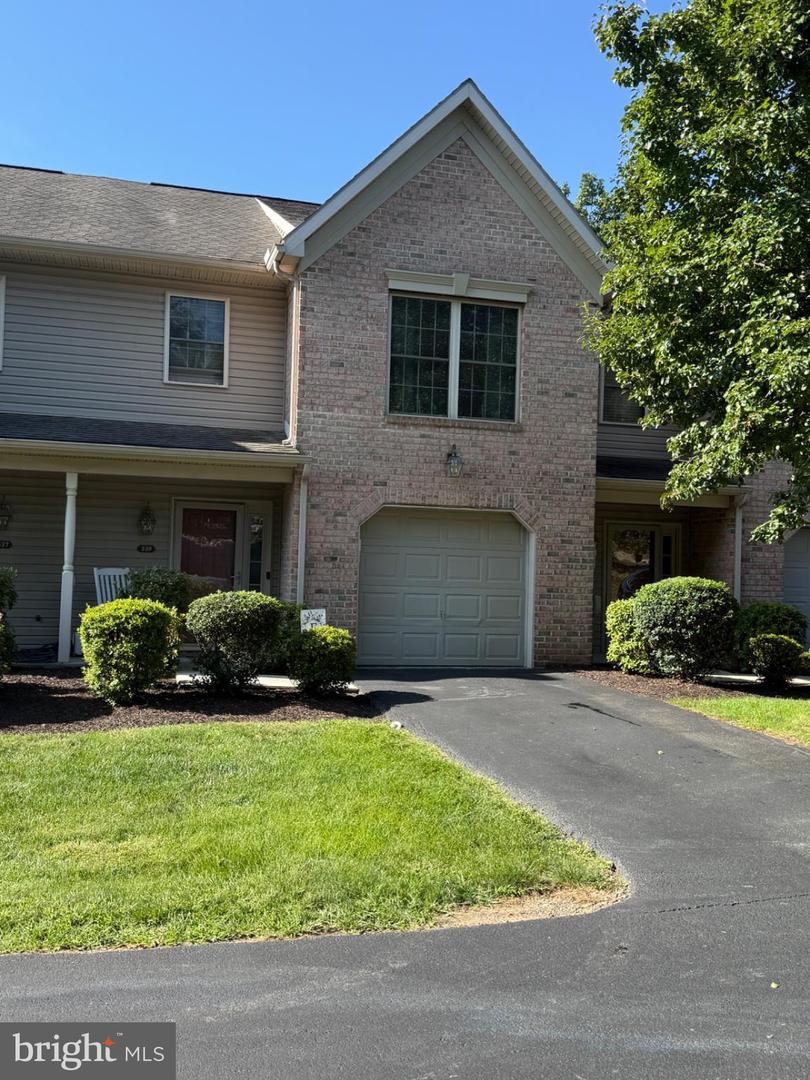 539 Pond View Ct Property Photo 1