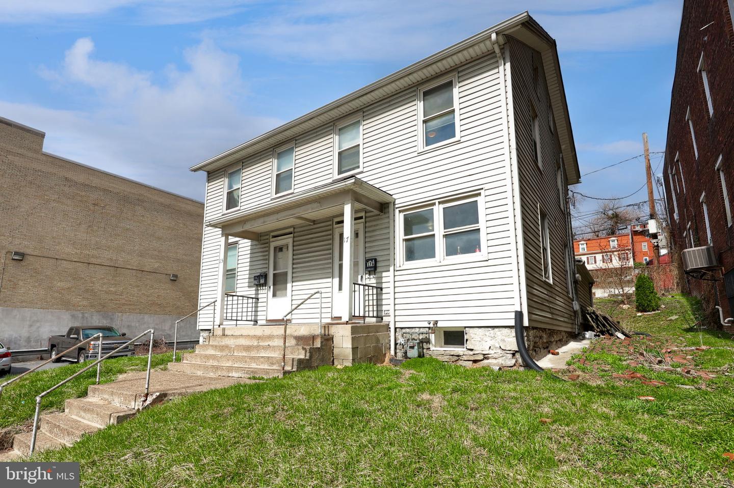 15 S Front St Property Photo 1