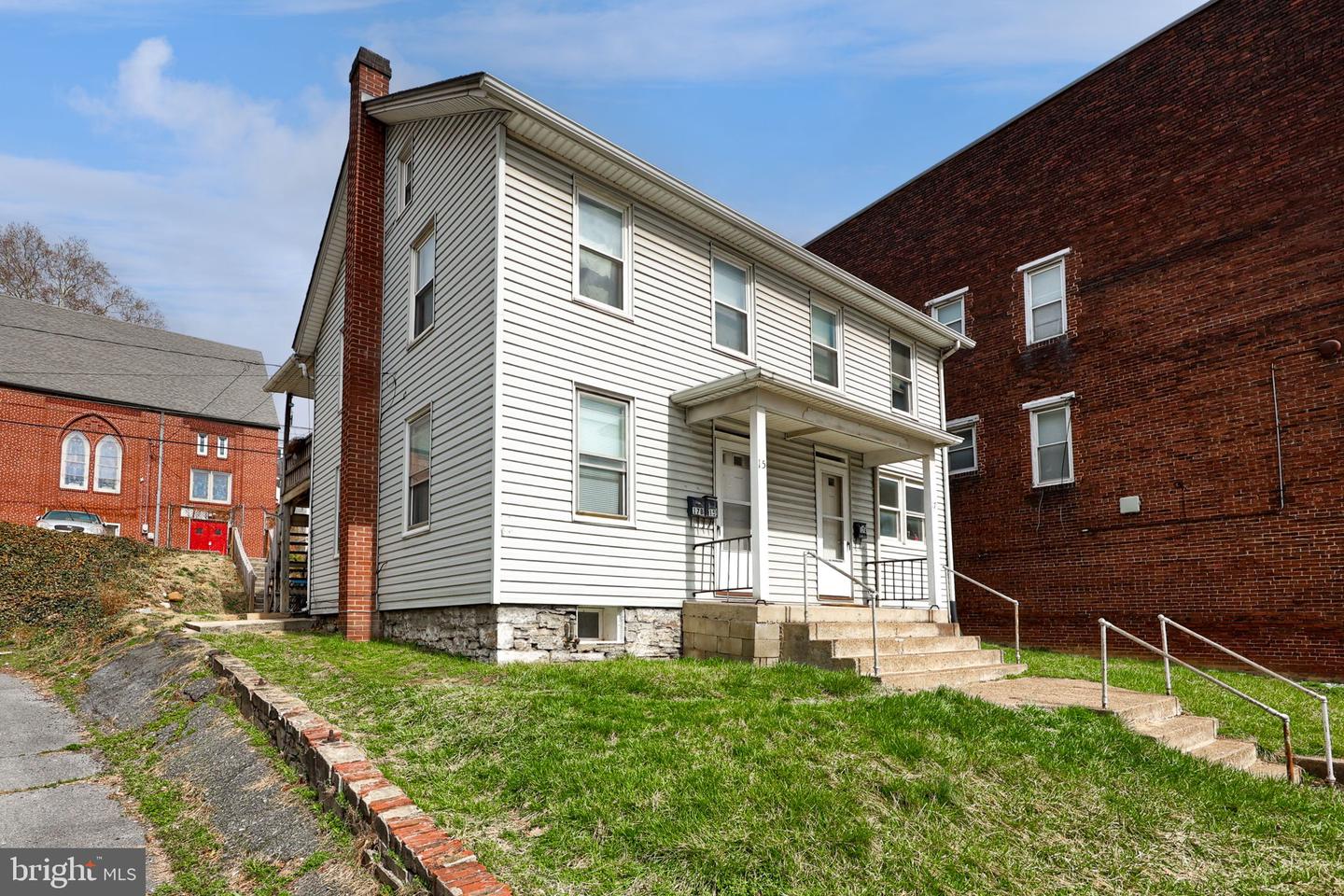 15 S Front St Property Photo 2
