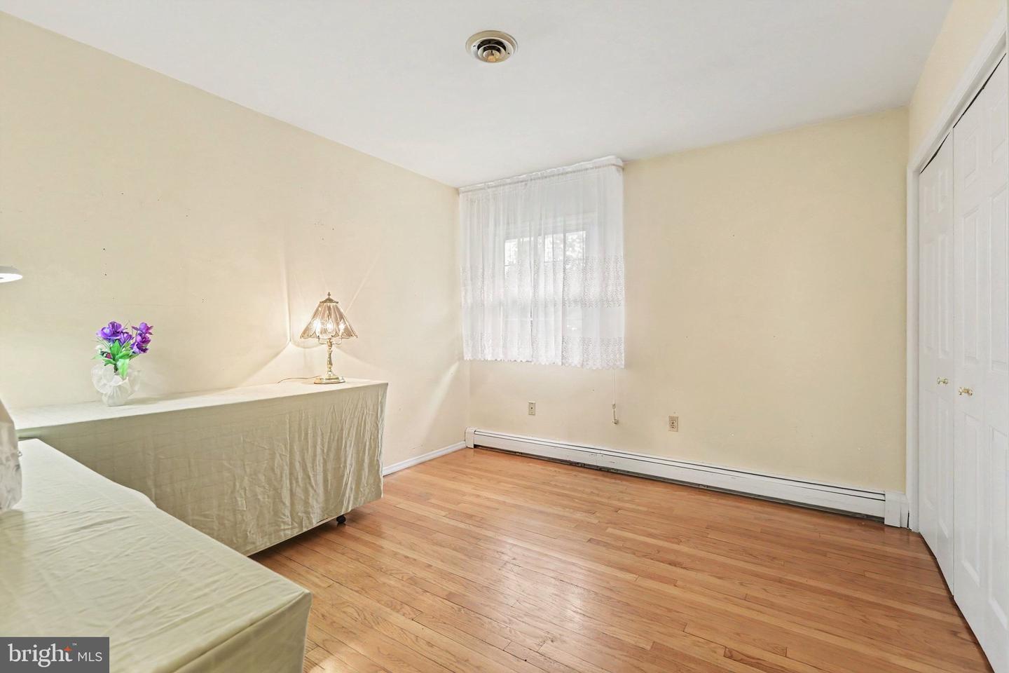 27 Forest Ave Property Photo 21