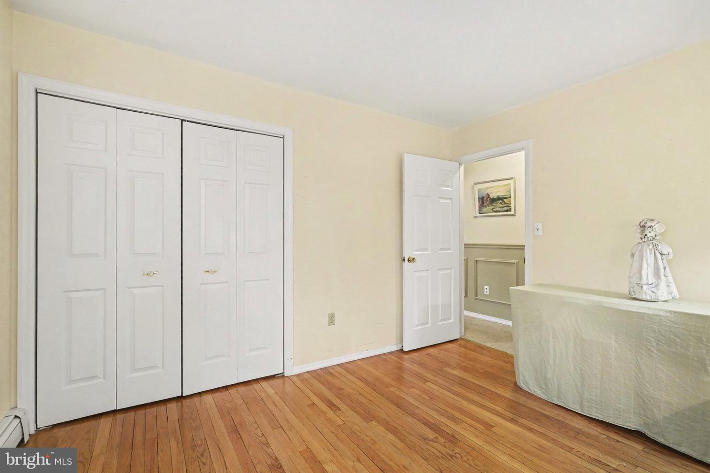 27 Forest Ave Property Photo 22