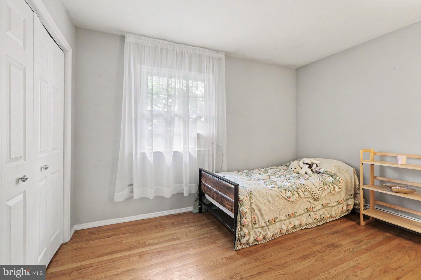 27 Forest Ave Property Photo 23