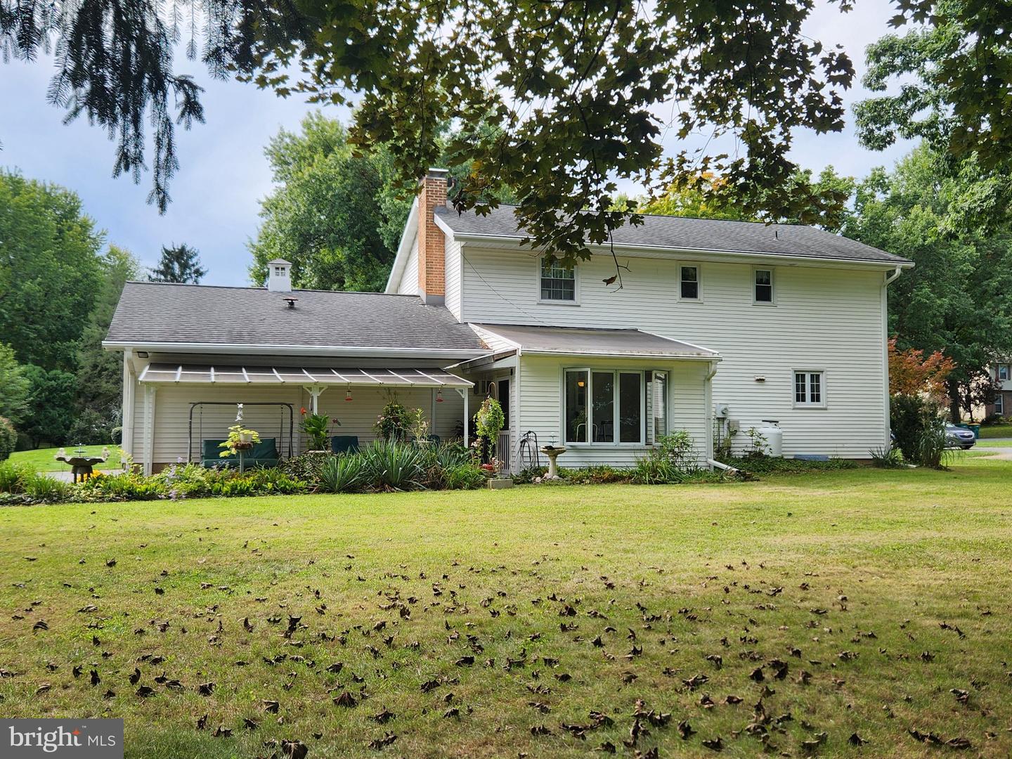 27 Forest Ave Property Photo 32
