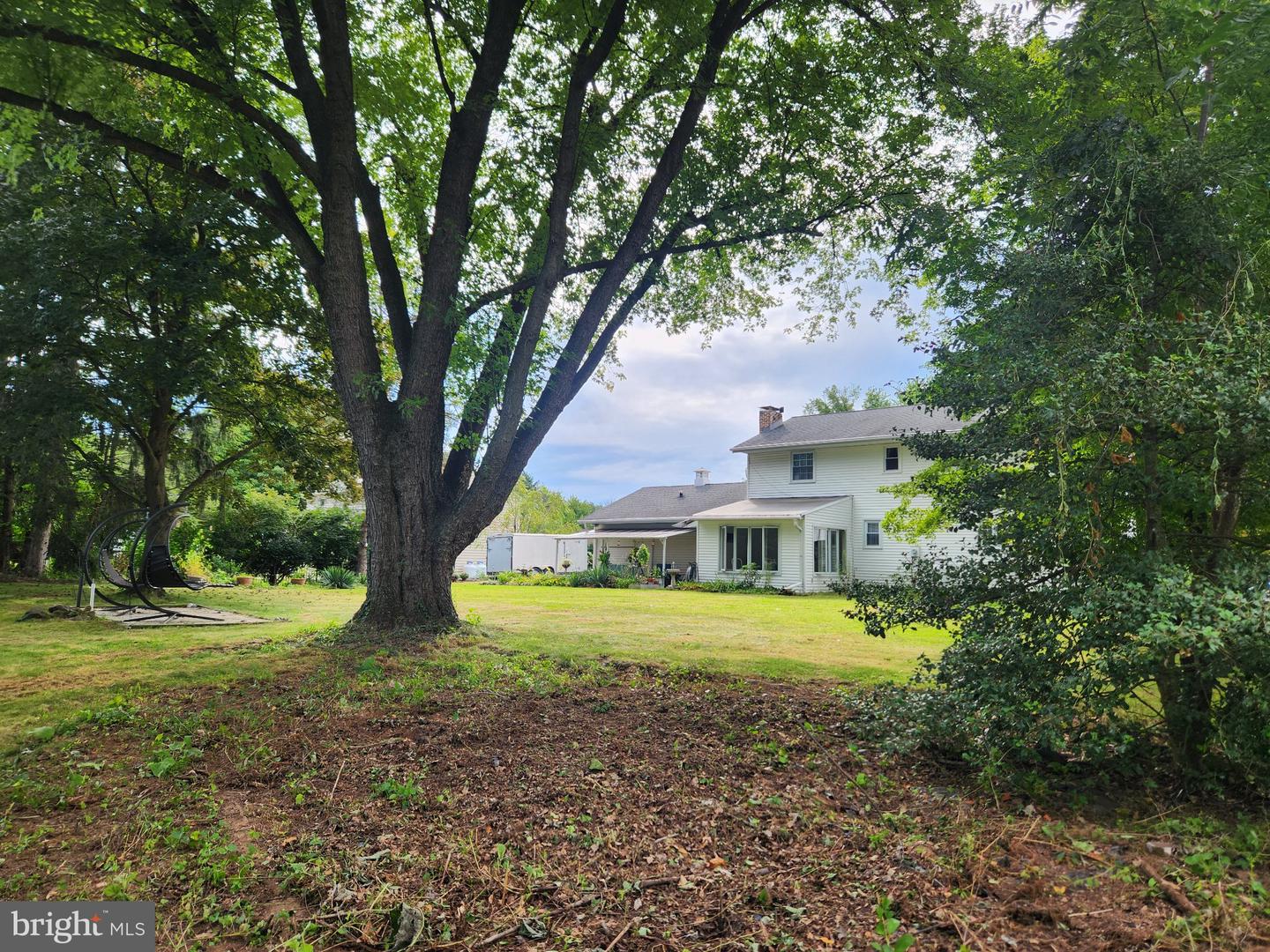 27 Forest Ave Property Photo 34