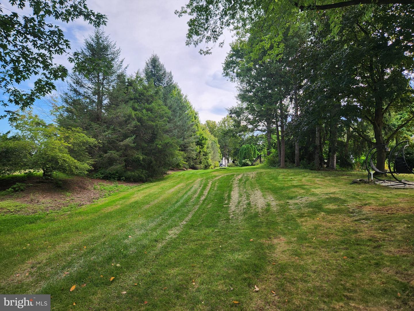 27 Forest Ave Property Photo 39