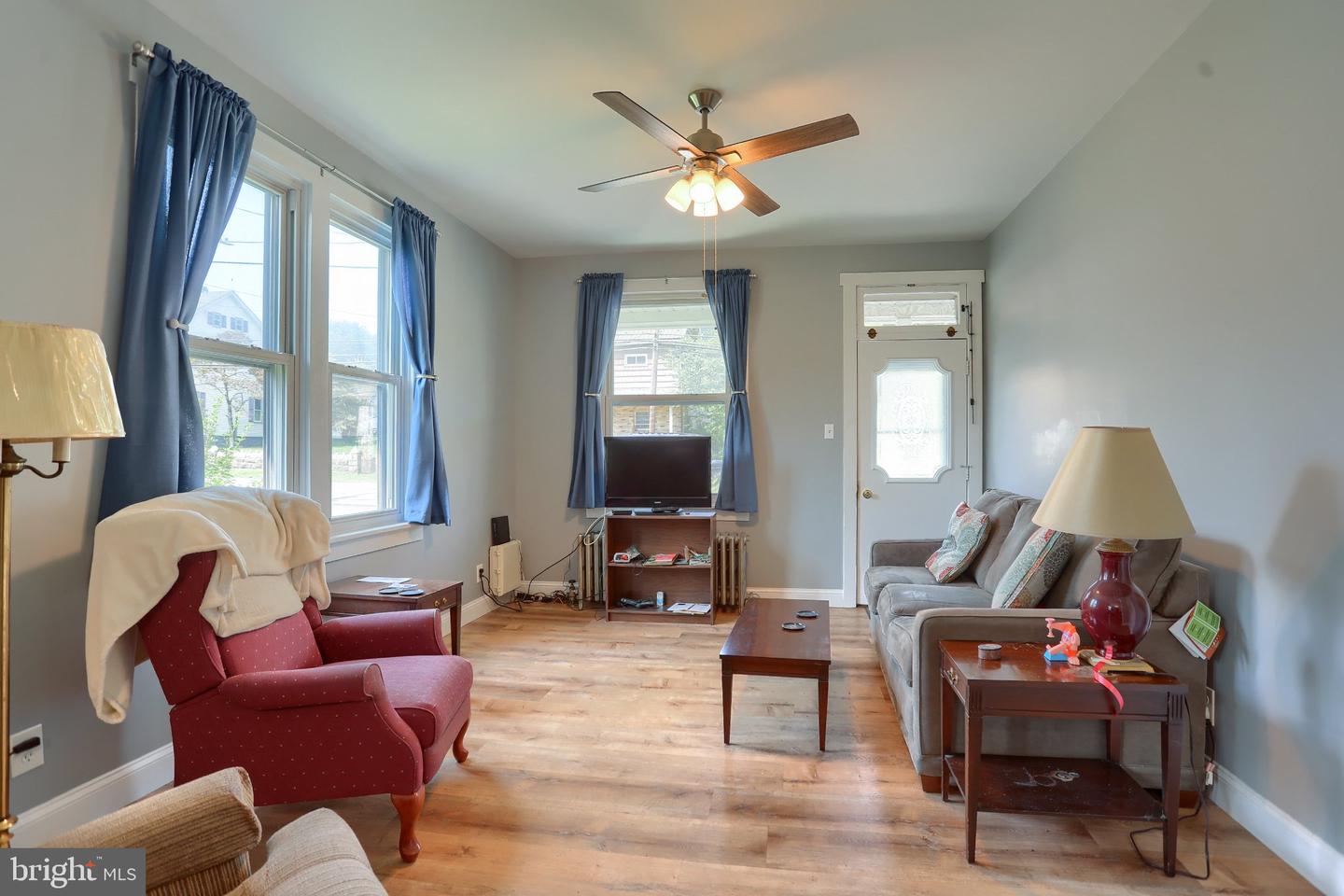 512 E Market St Property Photo 5