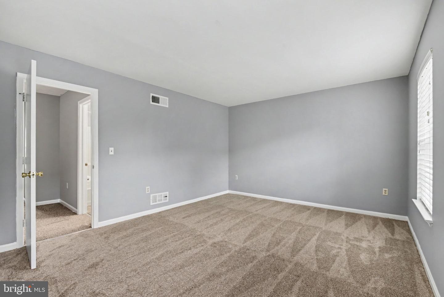 291 Lincoln Ave Property Photo 22