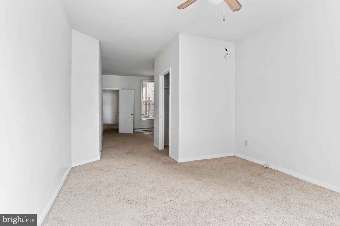 593 S Front St Property Photo 14