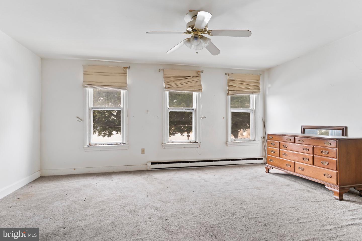 593 S Front St Property Photo 18