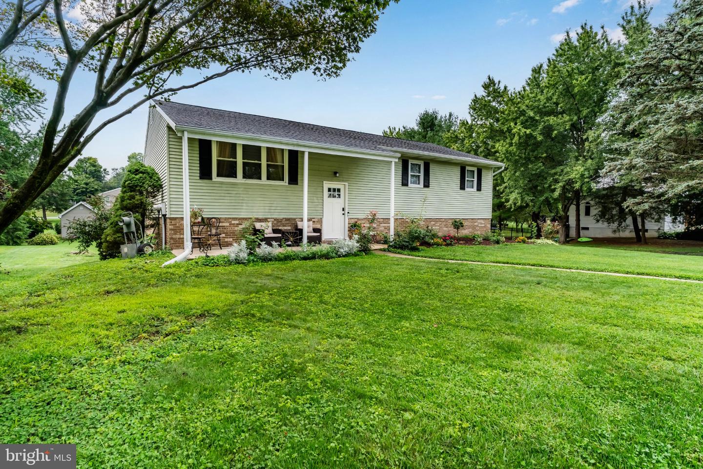 15 Parkside Dr Property Photo 1