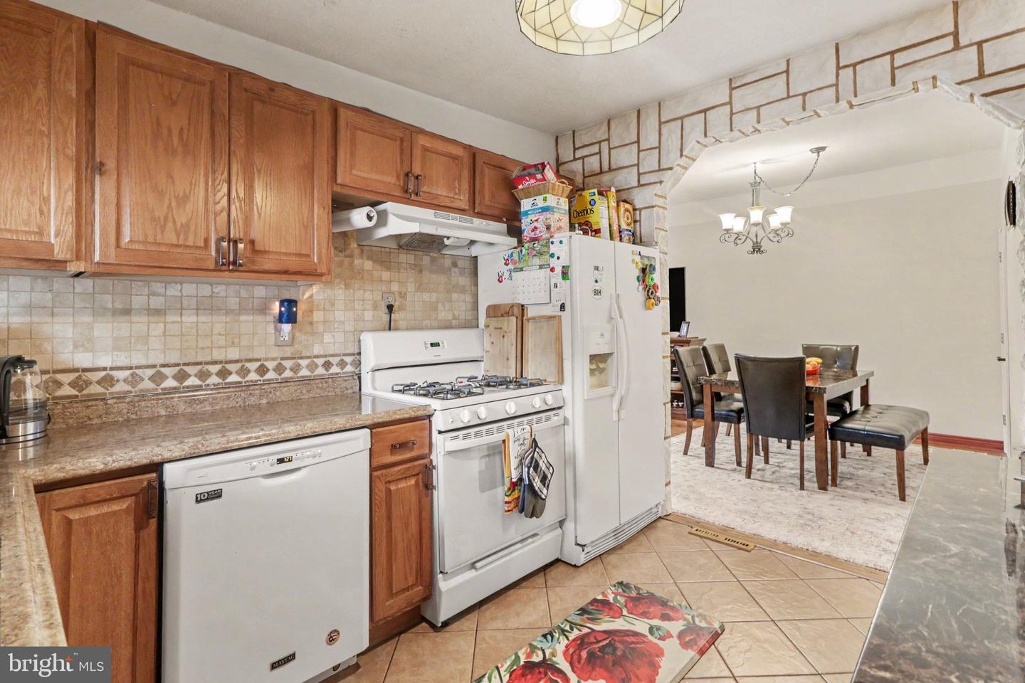 7085 Huntingdon St Property Photo 10