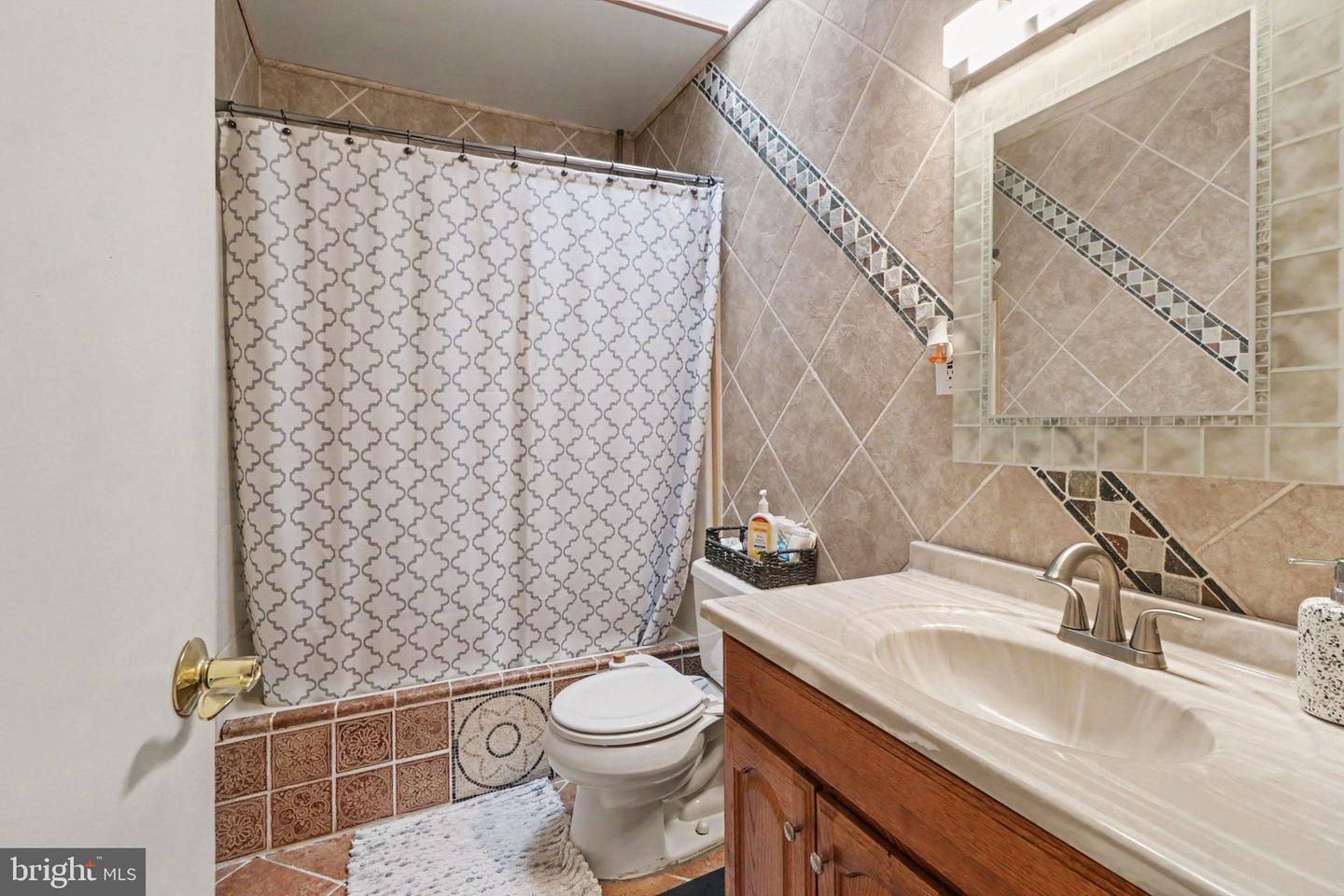 7085 Huntingdon St Property Photo 17