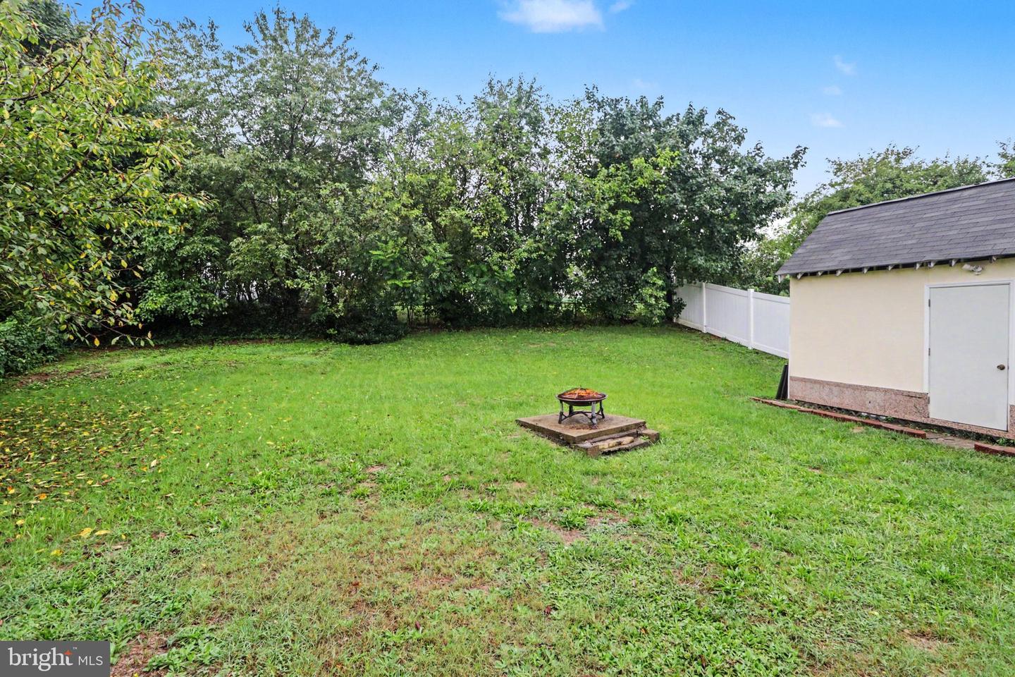 7085 Huntingdon St Property Photo 32