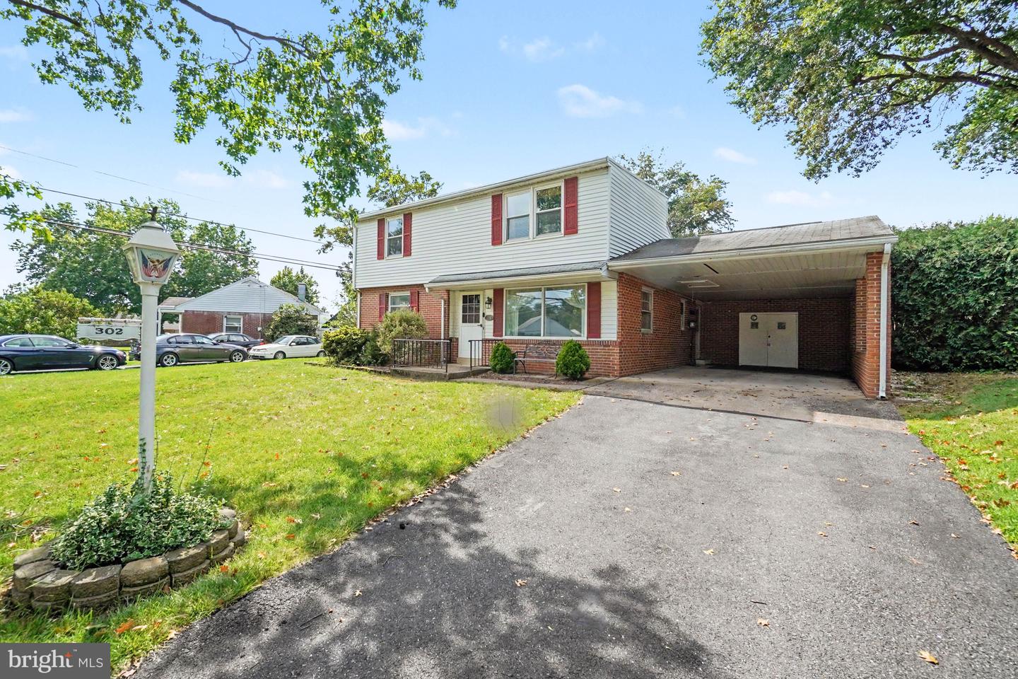 302 Wedgewood Rd Property Photo 1