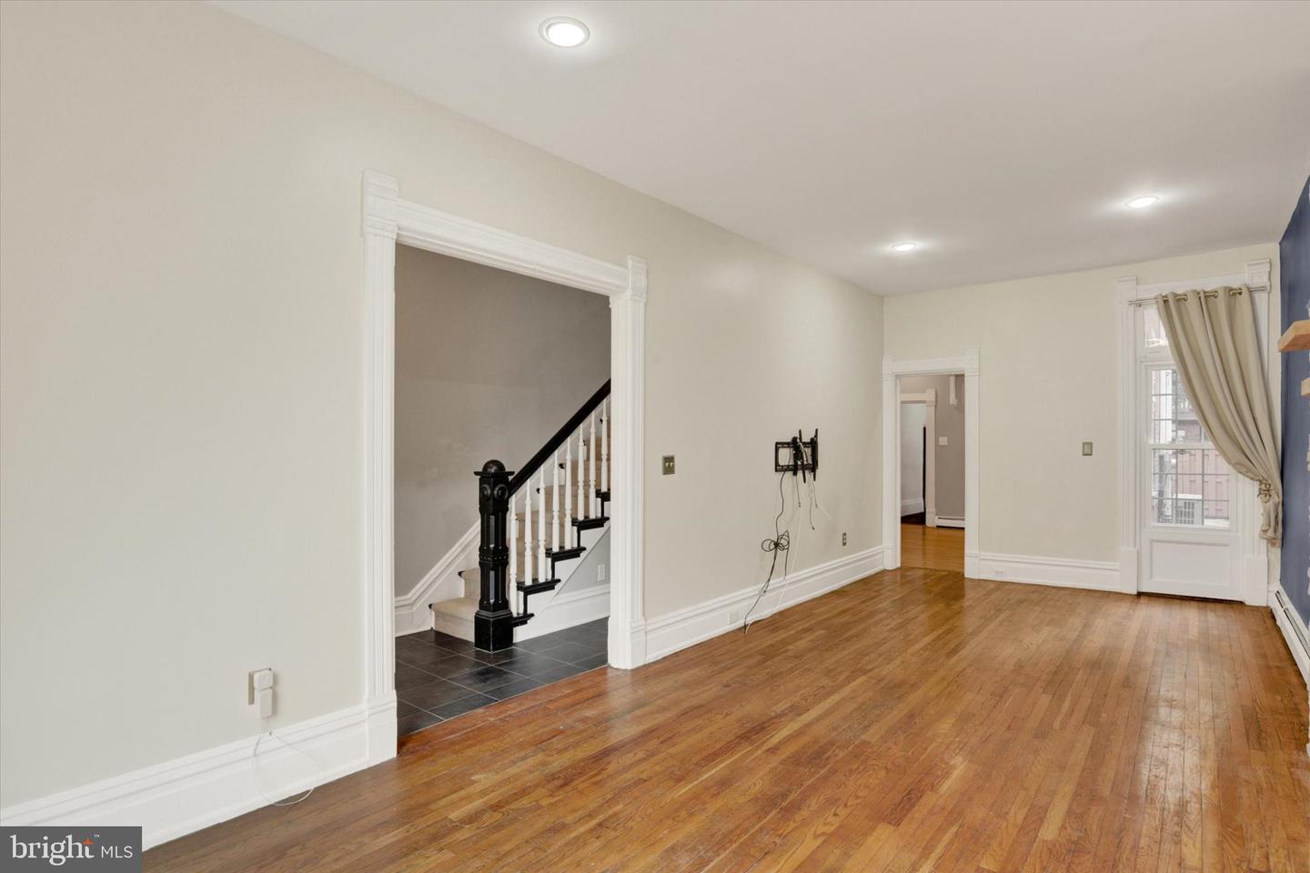 1116 Green St Property Photo 5