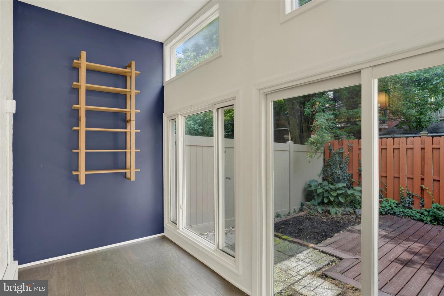 1116 Green St Property Photo 11