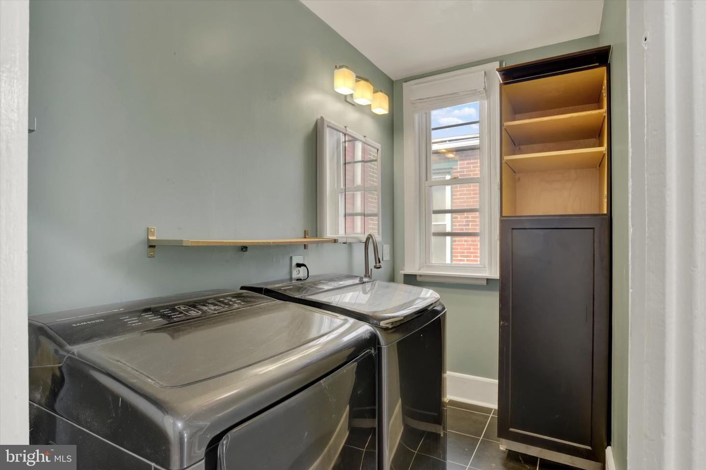 1116 Green St Property Photo 12