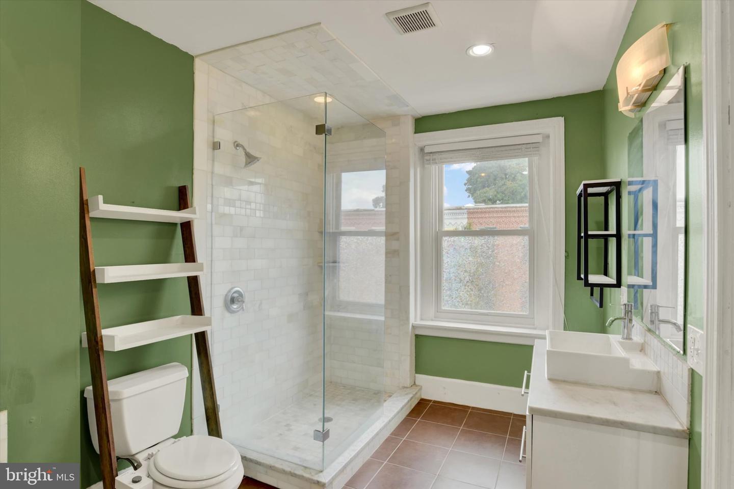 1116 Green St Property Photo 25