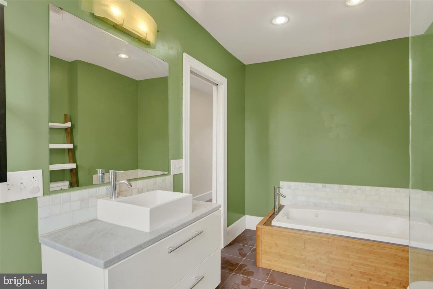 1116 Green St Property Photo 26