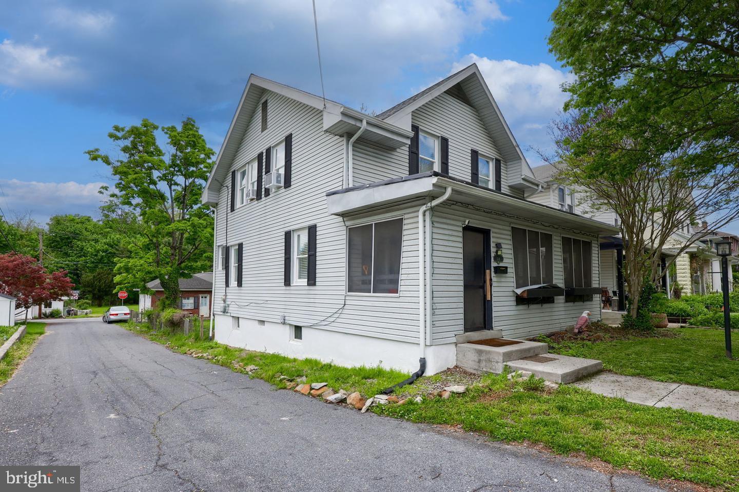 114 Kelso St Property Photo 3