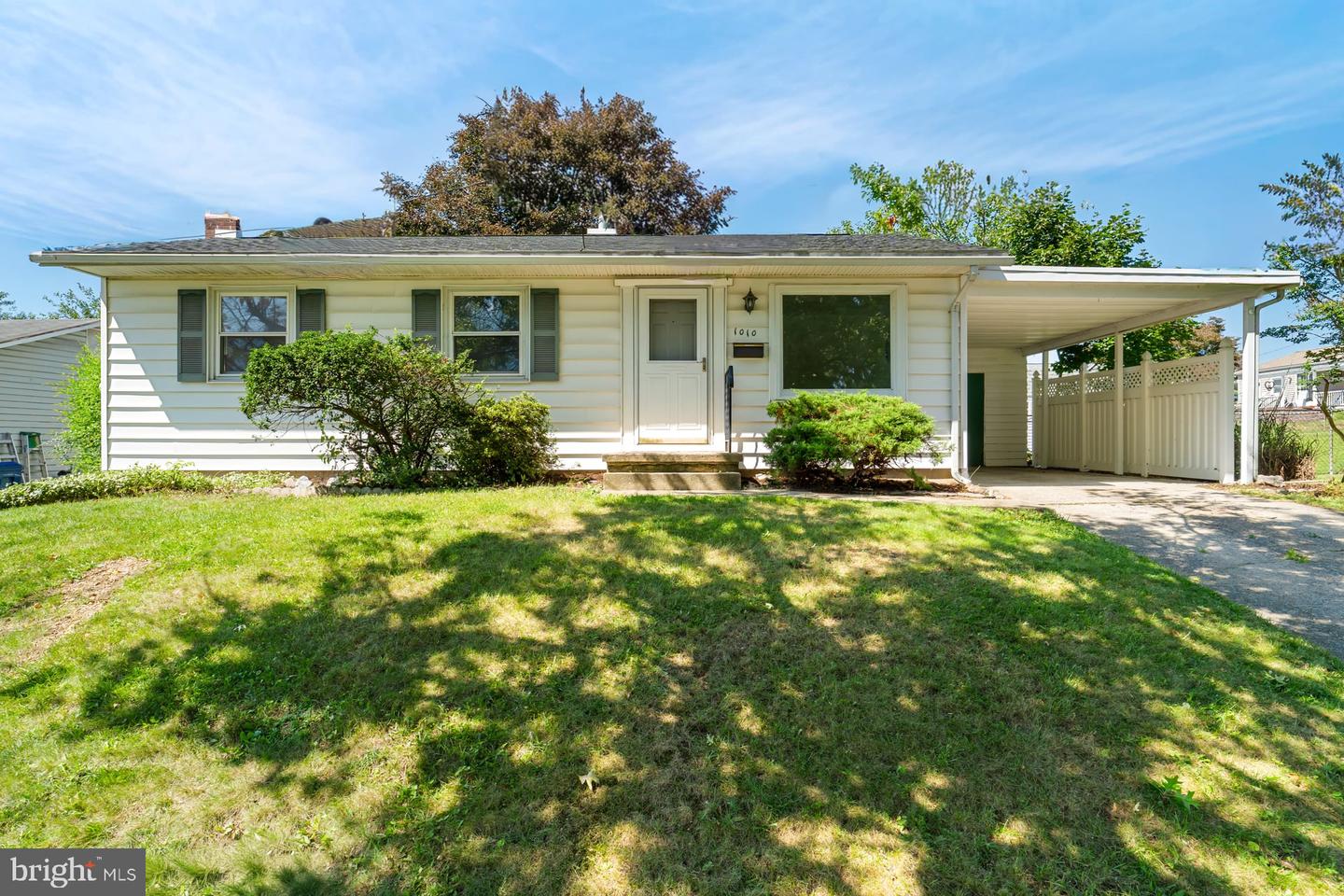 1010 COLLINGSWOOD Property Photo 1