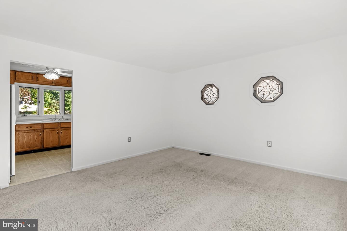 1010 Collingswood Property Photo 5