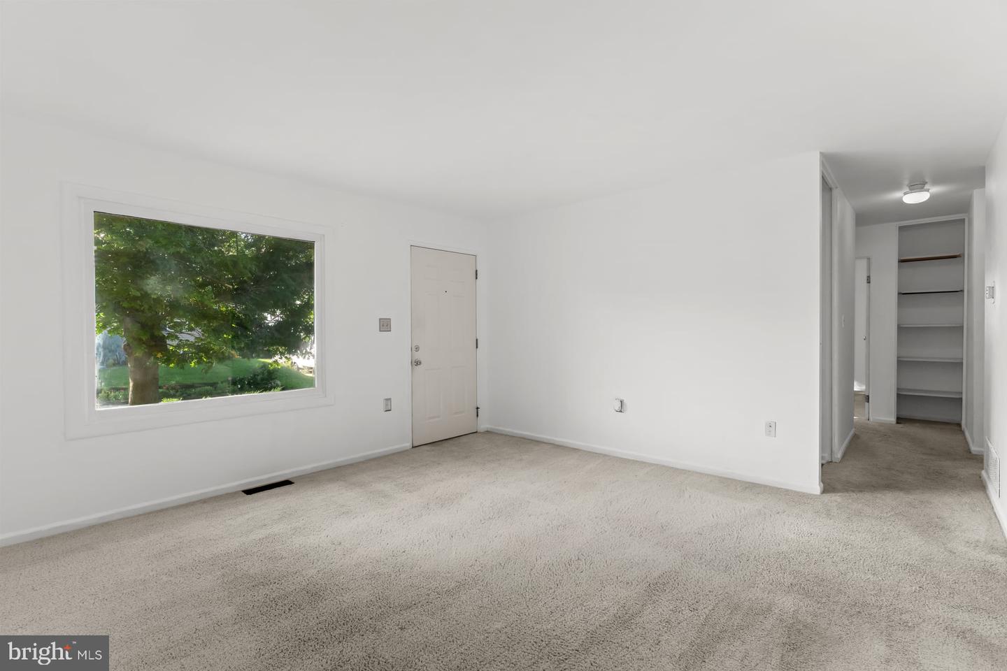 1010 Collingswood Property Photo 6