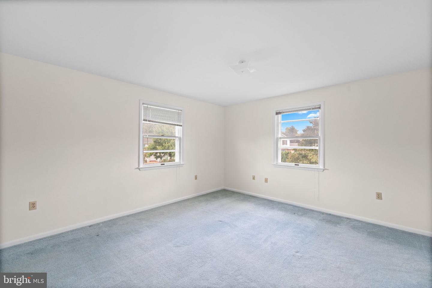 903 Manor Dr Property Photo 25