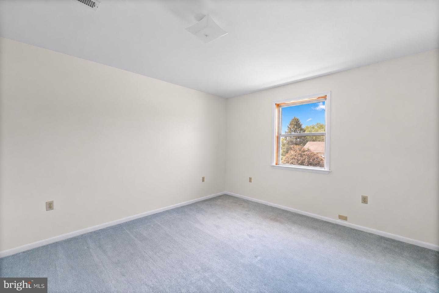 903 Manor Dr Property Photo 34