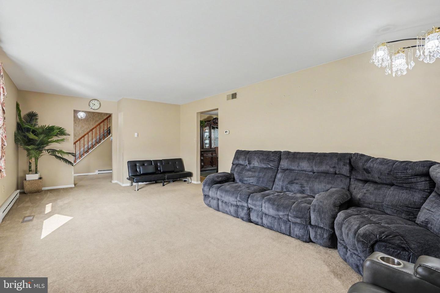 5538 Fordham Ave Property Photo 4