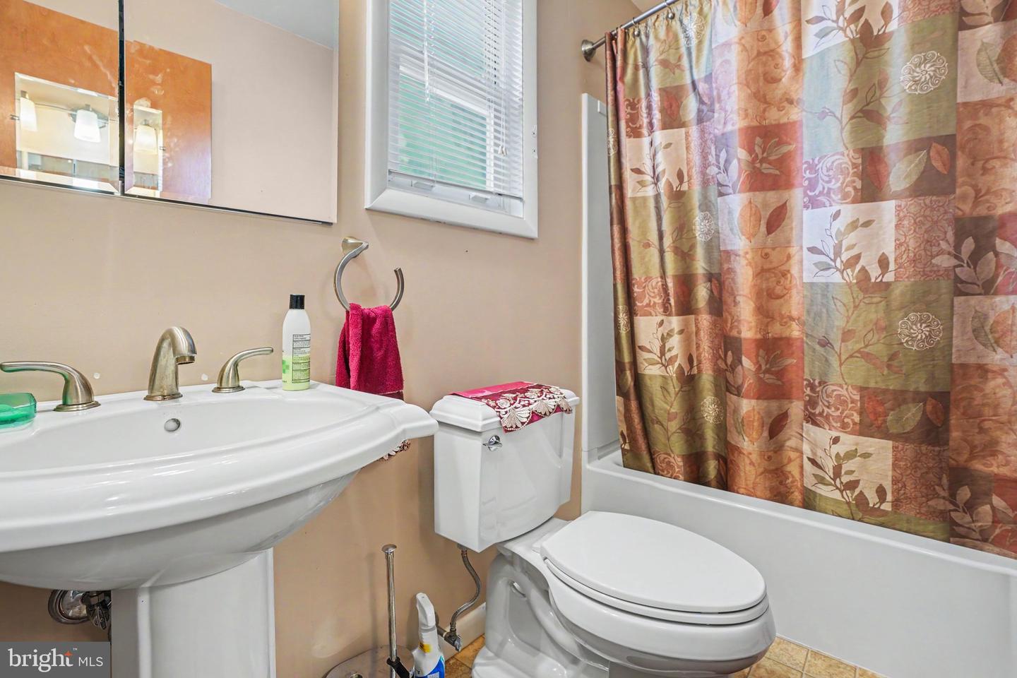 5538 Fordham Ave Property Photo 16
