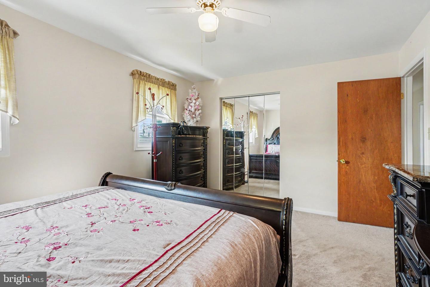 5538 Fordham Ave Property Photo 18