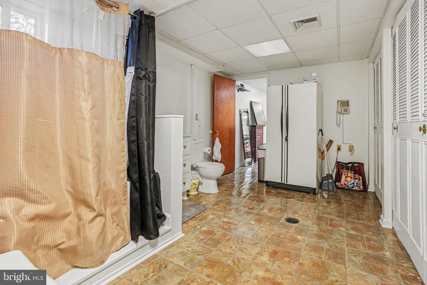 5538 Fordham Ave Property Photo 23