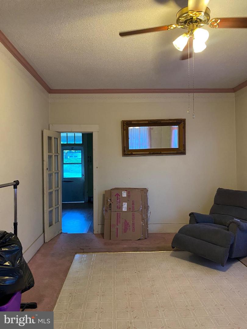 119 E Market St Property Photo 5