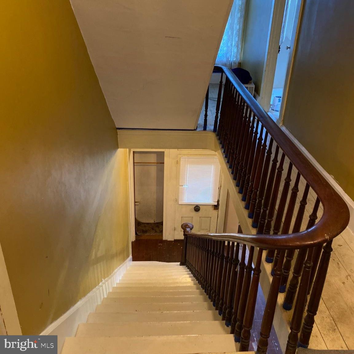 119 E Market St Property Photo 9
