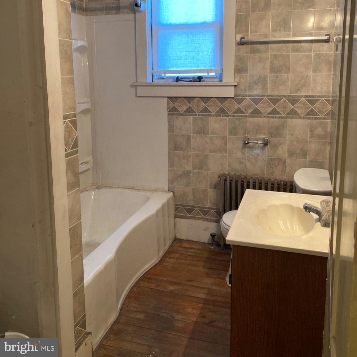 119 E Market St Property Photo 12