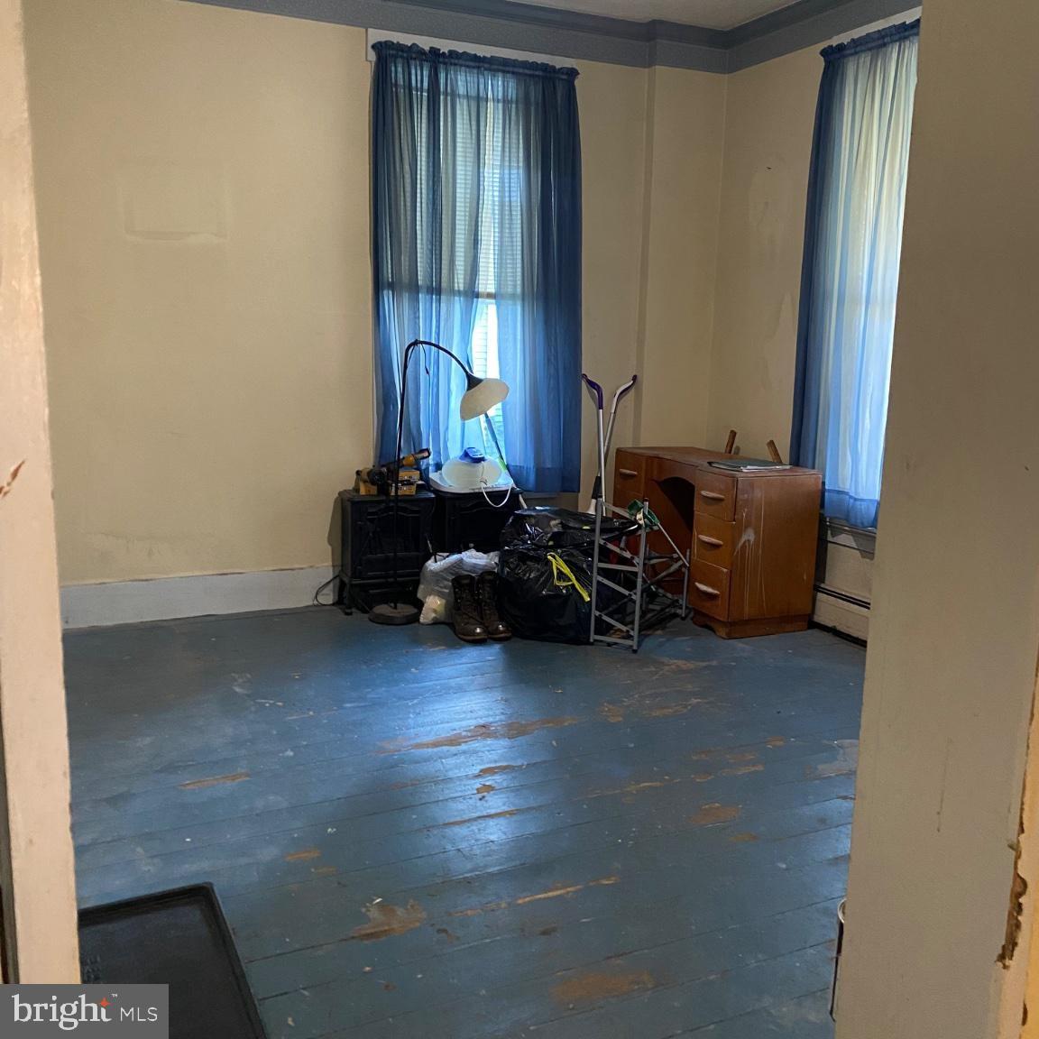119 E Market St Property Photo 15
