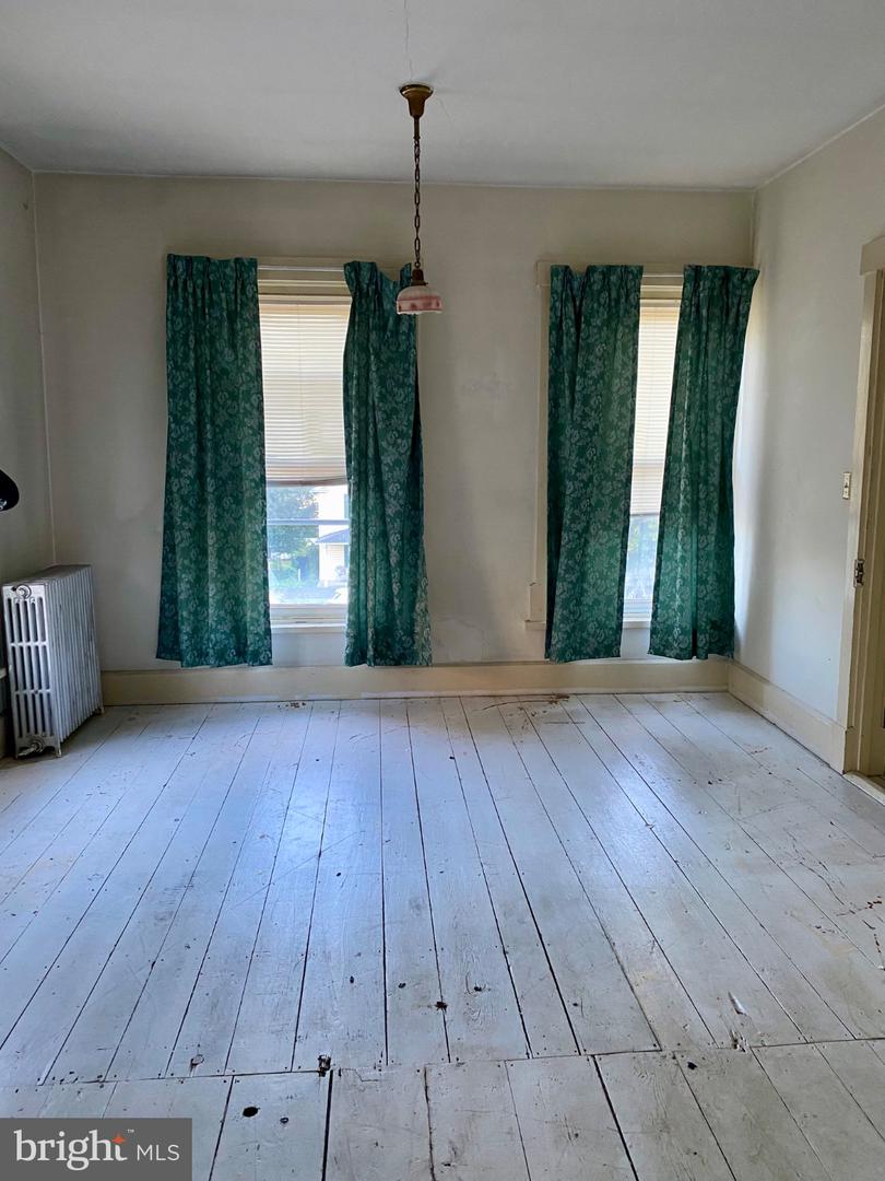 119 E Market St Property Photo 18