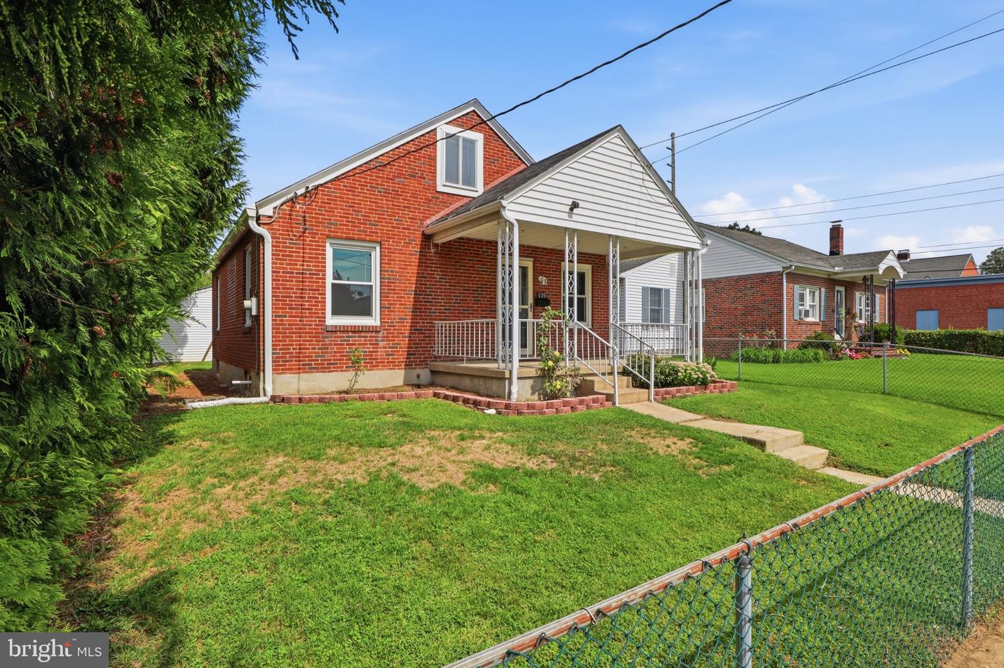 139 Columbia St Property Photo 4