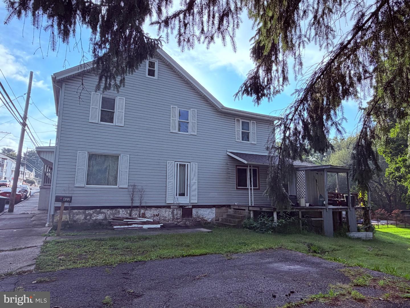 422 E Market Street Property Photo 1