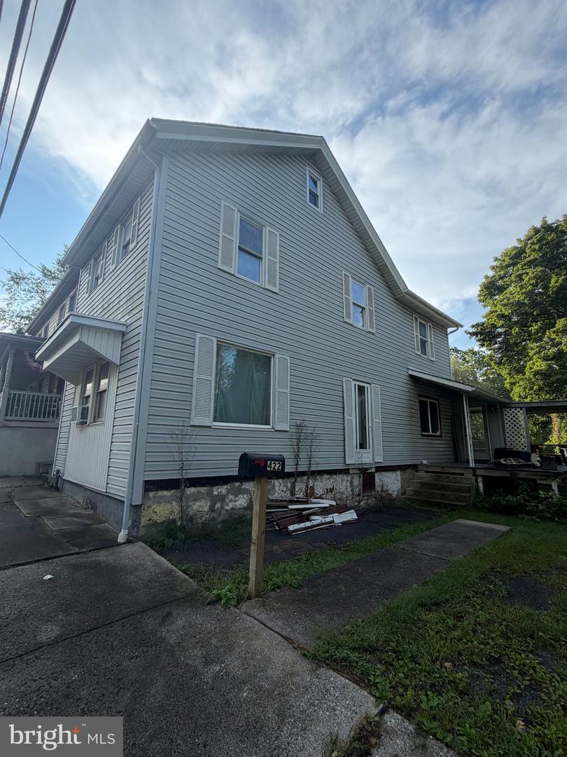 422 E Market Street Property Photo 2
