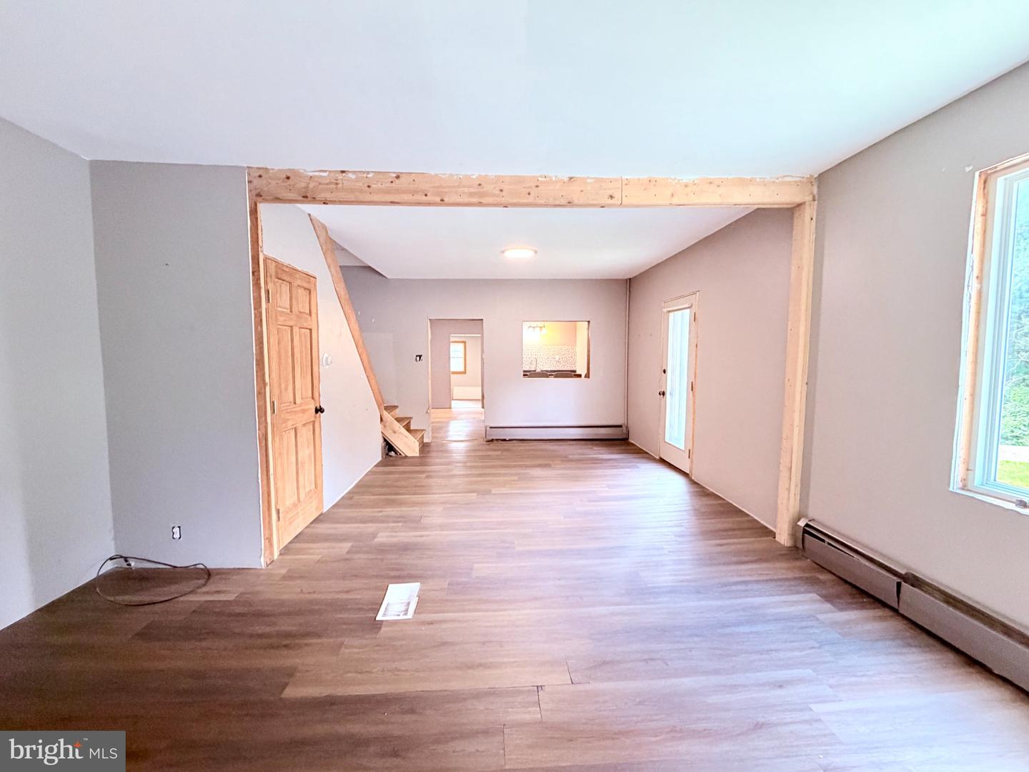422 E Market Street Property Photo 4