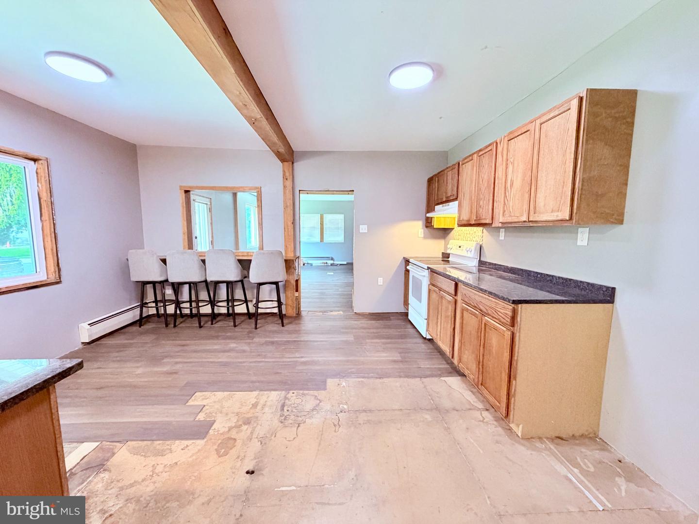 422 E Market Street Property Photo 5