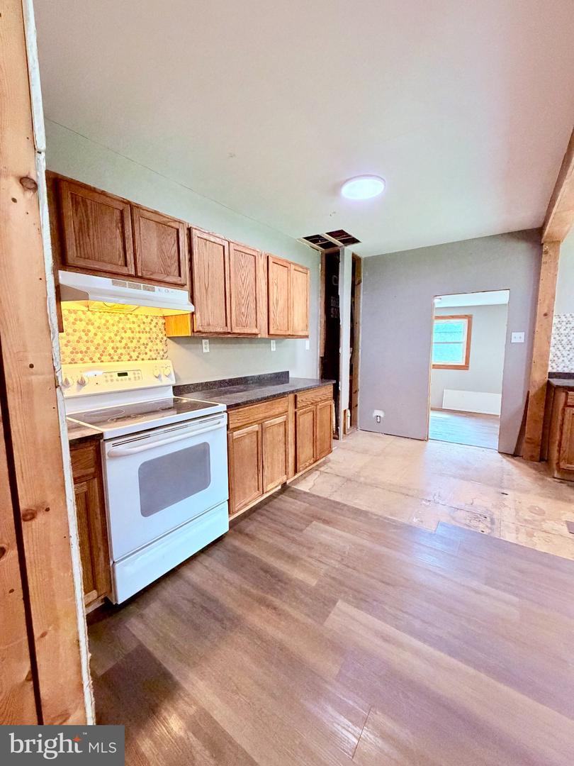 422 E Market Street Property Photo 7