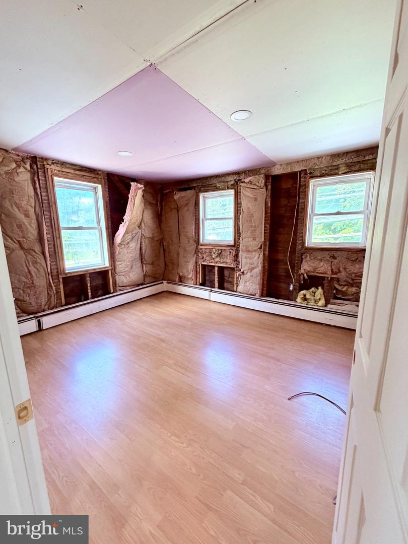 422 E Market Street Property Photo 11