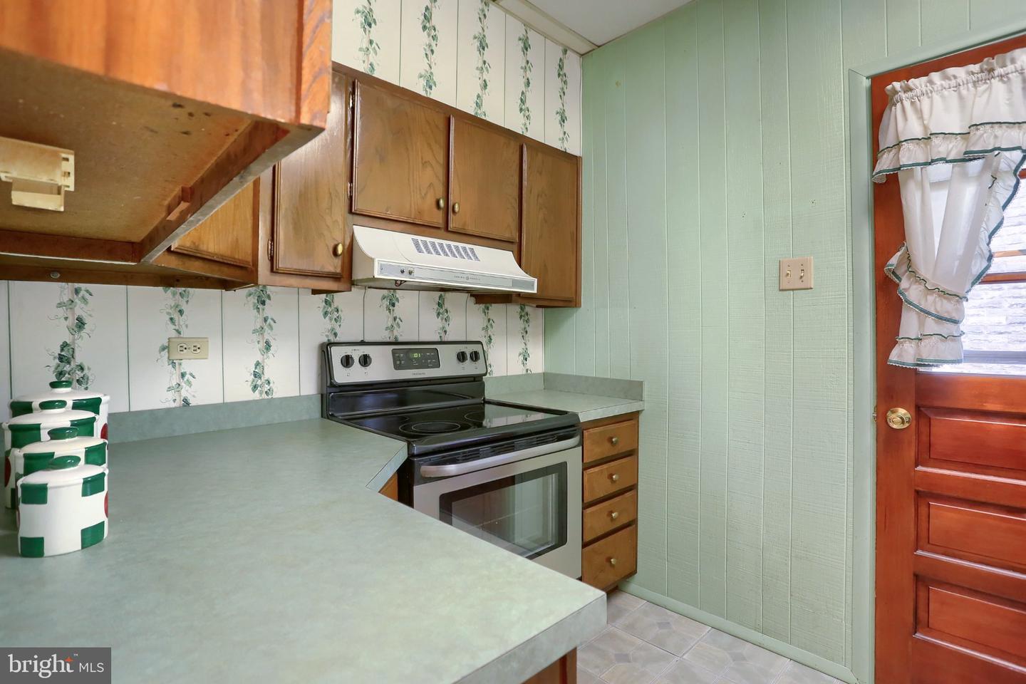 325 Spruce St Property Photo 18