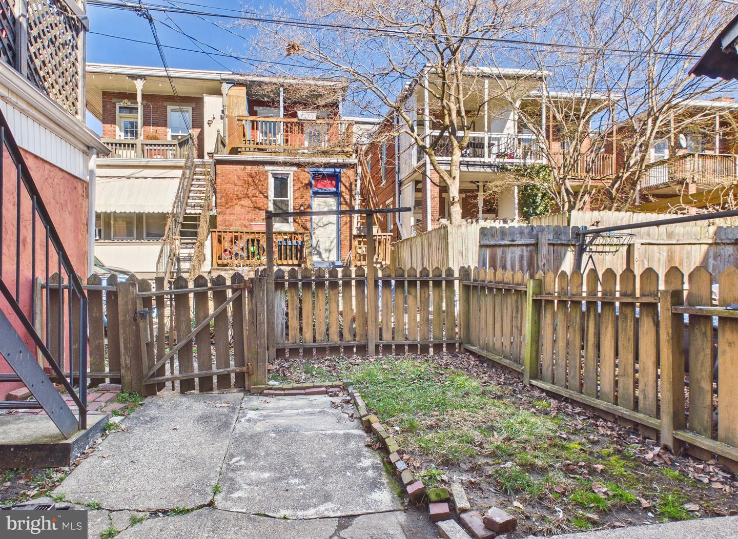 1611 Susquehanna St Property Photo 5