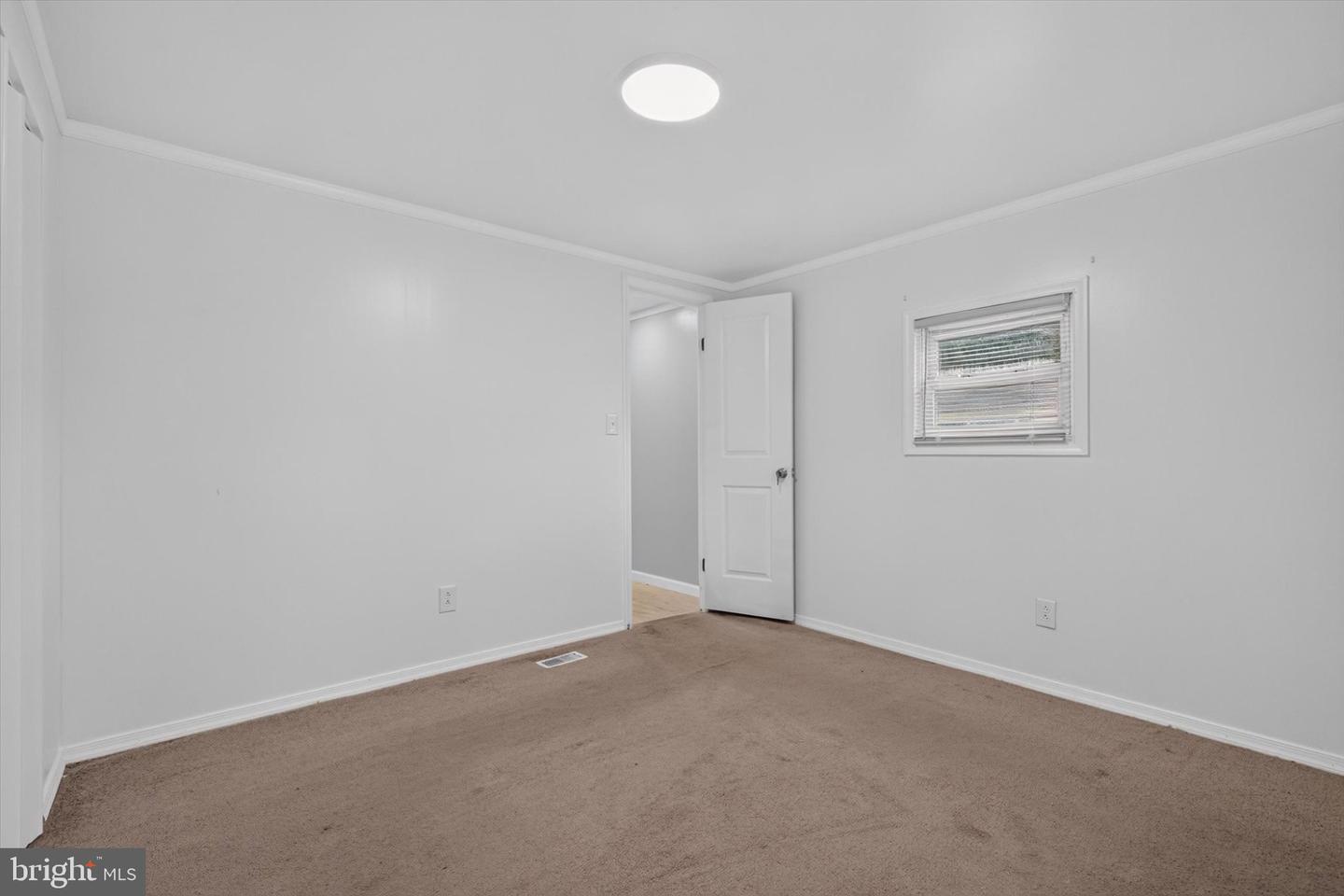 109 Nancy Blvd Property Photo 11